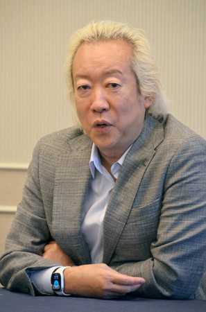 「STARTO ENTERTAINMENT」設立後に取材に応じる福田淳社長=2023年12月、東京都港区