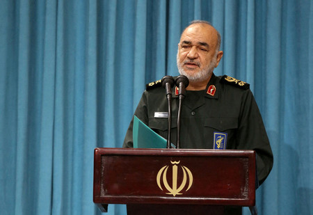 イランの精鋭軍事組織「革命防衛隊」トップのサラミ司令官=2023年8月、テヘラン(ロイター時事)