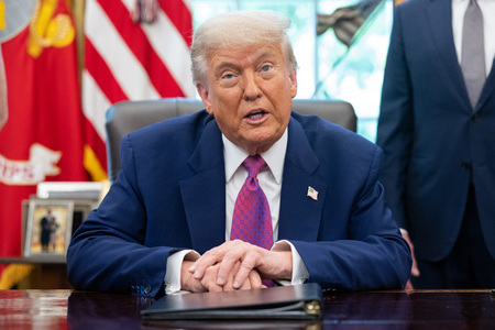 トランプ米大統領=10日、ワシントン(AFP時事)