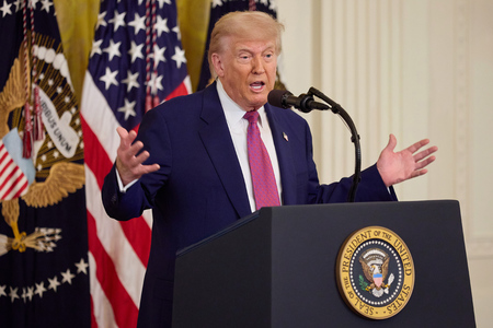 トランプ米大統領=12日、アメリカ・ワシントン(EPA時事)