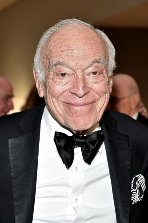 米化粧品大手エスティ・ローダー名誉会長のレナード・ローダーさん=2017年(AFP時事)
