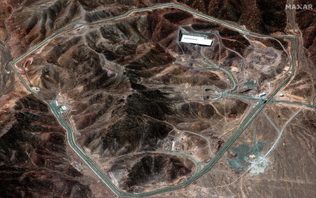 イラン中部フォルドゥの核施設の衛星写真＝１４日（米マクサー・テクノロジーズ社提供）（ＥＰＡ時事）