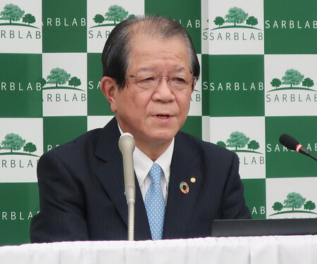 第二地方銀行協会の会長に就任し、記者会見する西川義教氏=19日午後、東京都千代田区