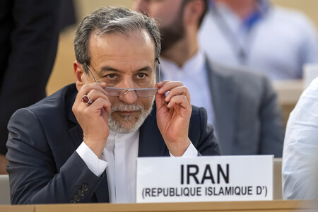 ２０日、ジュネーブの国連欧州本部で人権理事会に出席するイランのアラグチ外相（ＥＰＡ時事）