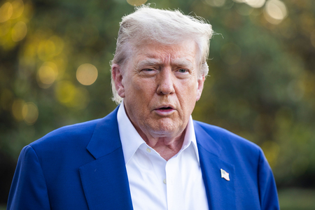 トランプ米大統領=24日、ワシントン(EPA時事)