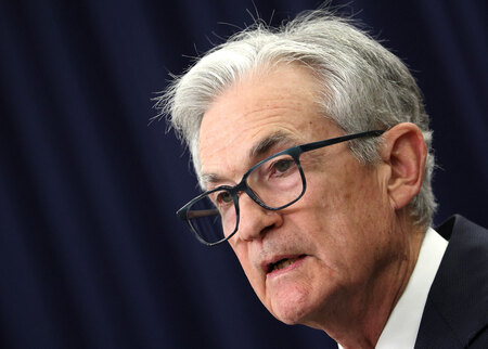 米連邦準備制度理事会のパウエル議長=18日、ワシントン(AFP時事)