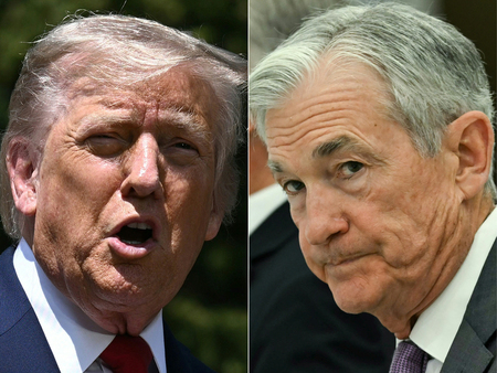 トランプ米大統領(写真左)とパウエル連邦準備制度理事会(FRB)議長(AFP時事)