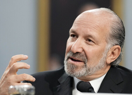 米連邦議会で証言するラトニック商務長官＝５日、ワシントン（ＡＦＰ時事）