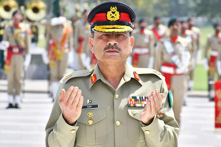 パキスタン軍トップのムニール陸軍元帥兼参謀長=5月21日、イスラマバード郊外ラワルピンディ(軍統合広報局提供・AFP時事)