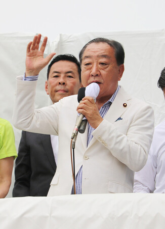 参院選で街頭演説する立憲民主党の野田佳彦代表=5日午前、横浜市