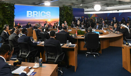 6日、ブラジル・リオデジャネイロで開かれた新興国グループ「BRICS」首脳会議(AFP時事)
