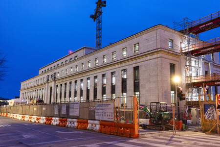 米連邦準備制度理事会(FRB)本部の外観=2024年3月、ワシントン(EPA時事)