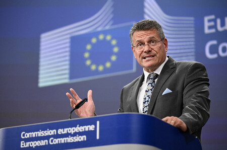 欧州連合(EU)のシェフチョビッチ欧州委員=2024年5月、ブリュッセル(AFP時事)