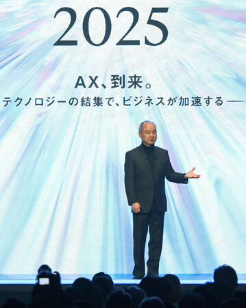 講演会に登壇したソフトバンクグループ（ＳＢＧ）の孫正義会長兼社長＝１６日、東京都港区
