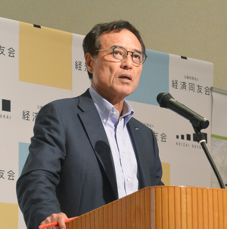 経済同友会の夏季セミナーに出席した新浪剛史代表幹事＝１８日午後、長野県軽井沢町