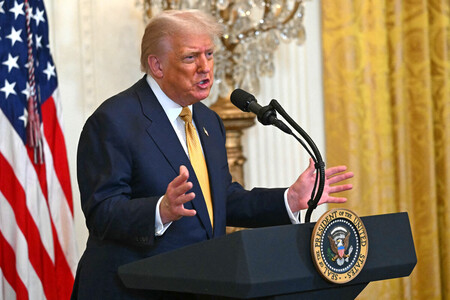 ホワイトハウスで発言するトランプ米大統領＝２２日、ワシントン（ＡＦＰ時事）