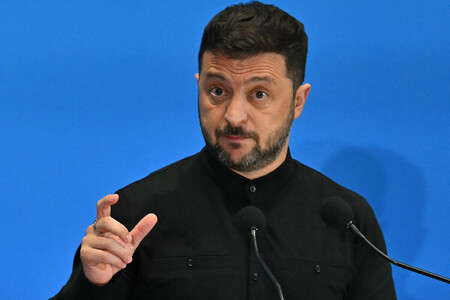 ウクライナのゼレンスキー大統領＝１０日、ローマ（ＡＦＰ時事）