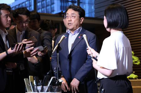 赤沢亮正経済再生担当相＝２４日、首相官邸