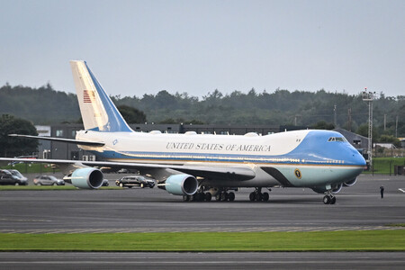 米大統領専用機「エアフォースワン」=25日、英北部グラスゴー郊外(AFP時事)