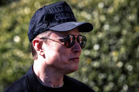 テスラ社の最高経営責任者（ＣＥＯ）イーロン・マスク氏＝３月１１日、ワシントン（ＥＰＡ時事）
