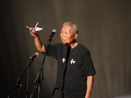 被爆体験を伝える演劇で舞台に立つ盆子原国彦さん＝５月３１日、サンパウロ