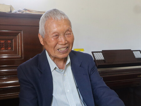 自宅でインタビューに答える盆子原国彦さん＝６月１８日、サンパウロ